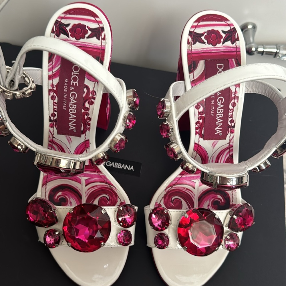 Dolce Gabbana pink crystal majolica sandals - Picture 5 of 7